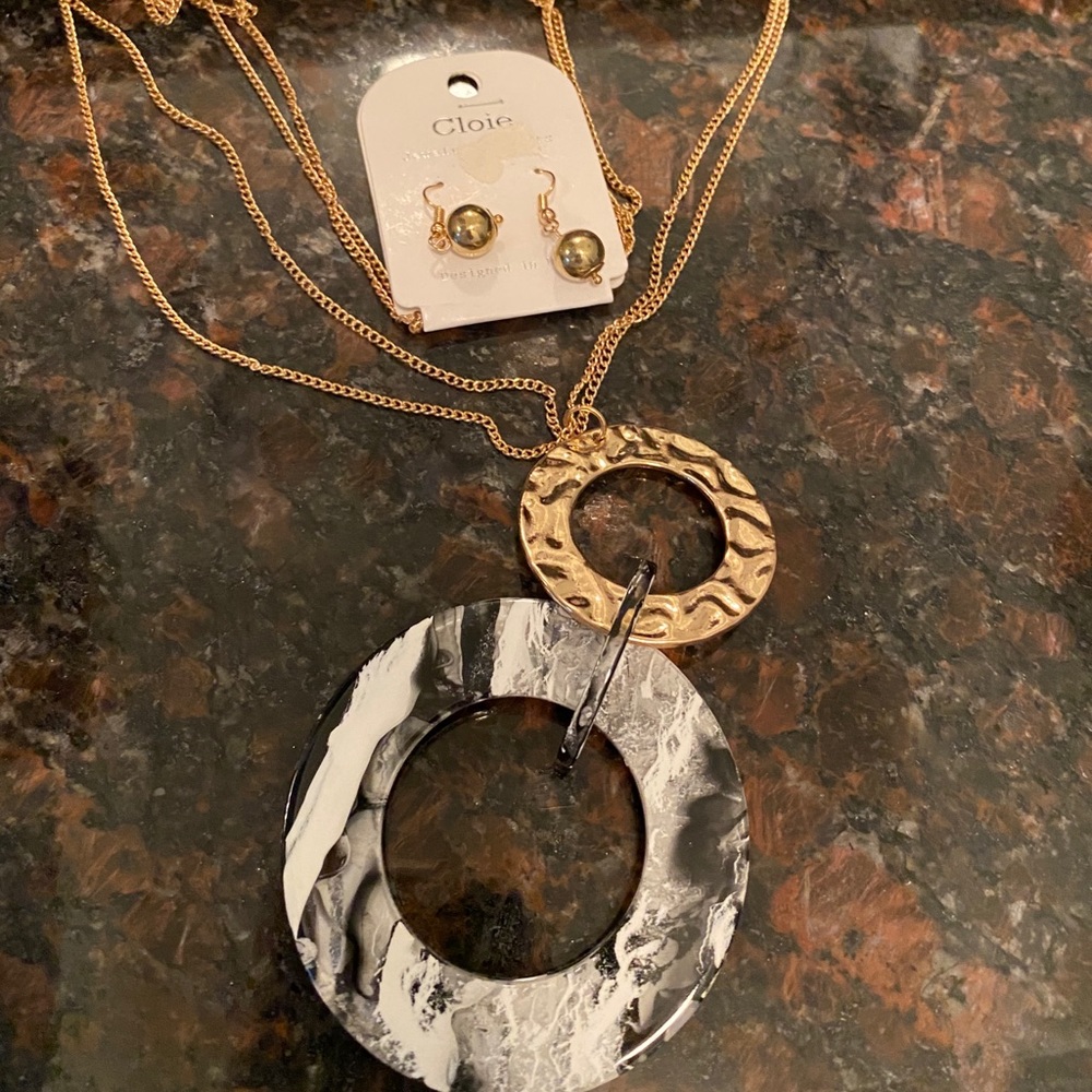 Cloie Necklace and Earrings Set
